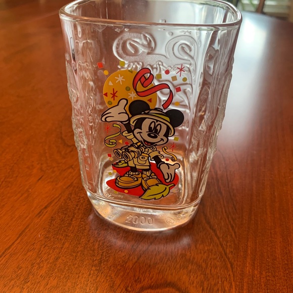 Commemorative Year2000 Celebratory Mickey Mouse Glass Disney World Magic Kingdom - Picture 6 of 11